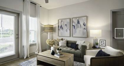 Landing | Stunning 1BD, Pool, Clubhouse