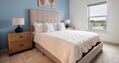 Landing | Amazing 2BD, Pool, Clubhouse