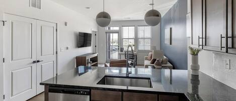 المنشأة من الداخل