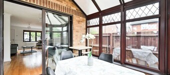 Quiet & Modern Contemporary Home for Work & Family