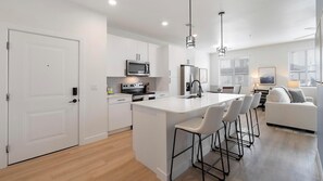 Private kitchen - Landing | Spectacular 1BD, Pool, Gym (Casa Grande)