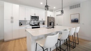 Private kitchen - Landing | Modern 2BD, Pool, Clubhouse (Casa Grande)