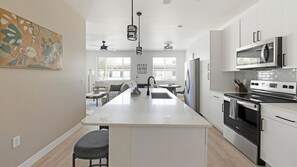 Private kitchen - Landing | Incredible 2BD, Clubhouse, Gym (Casa Grande)