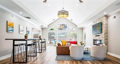 Landing | Beautiful 2BD, Pool, Clubhouse