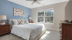 2 bedrooms, desk, iron/ironing board, WiFi