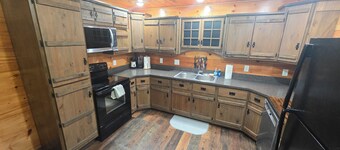 Birdhouse Dome Cabin - Hottub - Kayaks - Disc Golf