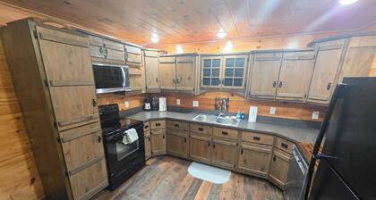 Birdhouse Dome Cabin - Hottub - Kayaks - Disc Golf