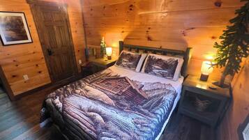 4 bedrooms, desk, iron/ironing board, free WiFi