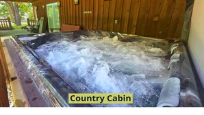 Outdoor spa tub - Birdhouse Dome and Cabin - Hot Tub - Kayaks - Disc Golf - 2 Min Walk (Loogootee)
