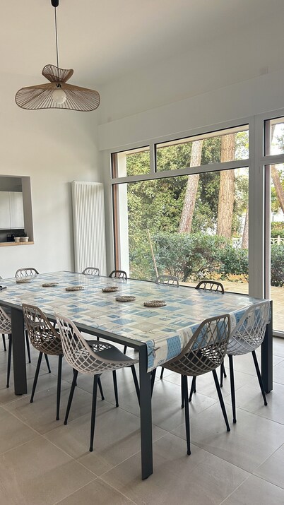 Large, quiet house 100m from Ermitage beach in St Brévin l'océan.