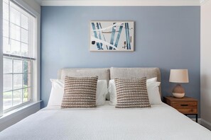 2 habitaciones, escritorio, tabla de planchar con plancha y wifi 