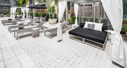 Landing | Beautiful 1BD, Rooftop Lounge, Gym