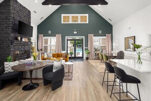 Interior - Landing | Incredible 2BD, Gym (Monroe)