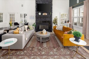 Smart TV - Landing | Incredible 2BD, Gym (Monroe)