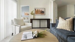 Smart TV - Landing | Stylish 2BD, Gym (Monroe)