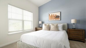 2 slaapkamers, een bureau, een strijkplank/strijkijzer, wifi