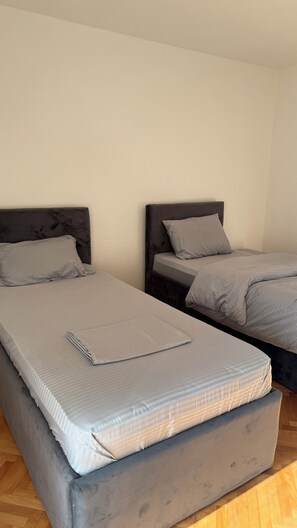 3 bedrooms, iron/ironing board, WiFi, bed sheets - Oficerski apartment (Bitola)