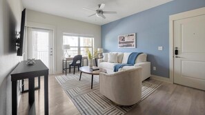 Smart TV - Landing | Spectacular 1BD, Gym, Clubhouse (Lockhart)