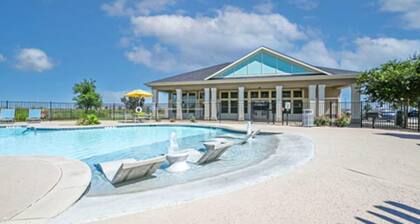 Landing | Stylish 1BD, Gym, Clubhouse
