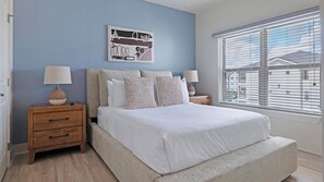 2 soverom, skrivebord, strykejern/-brett og wi-fi