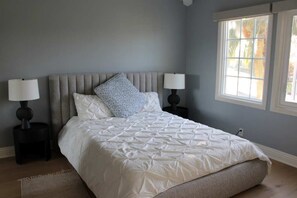 4 bedrooms, Internet, bed sheets