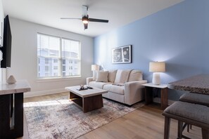 Smart TV - Landing | Amazing 1BD, Yoga Studio, Clubhouse (Freeport)