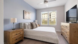 1 bedroom, desk, iron/ironing board, WiFi