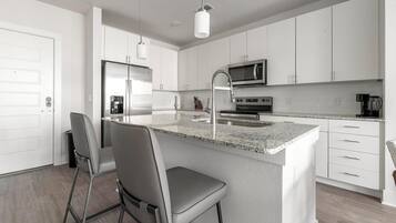 Refrigerador y comedor