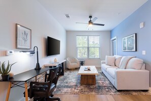 Smart TV - Landing | Amazing 2BD, Gym, Yoga Studio (Freeport)