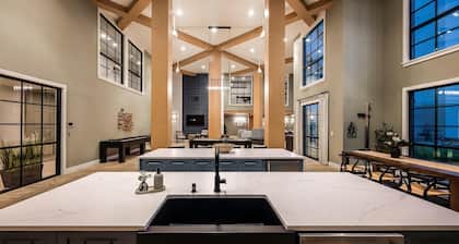 Landing | Spectacular 2BD, Gym, Game Room