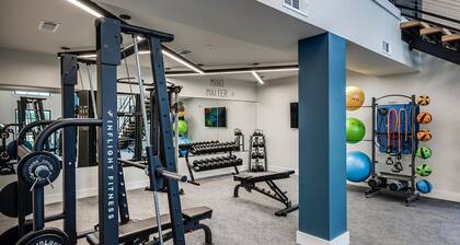 Landing | Incredible 2BD, Game Room, Clubhouse