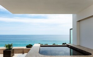 حمّام سباحة خارجي