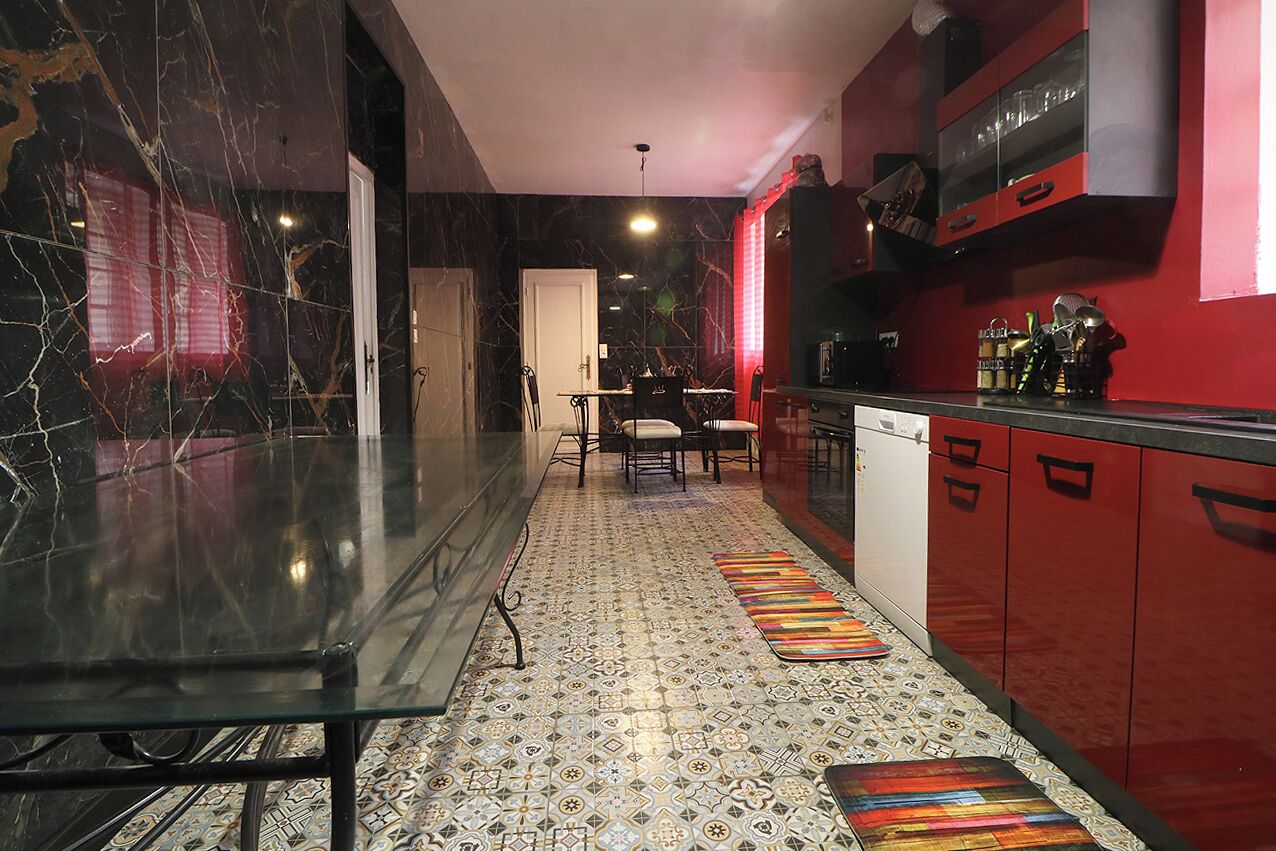 Micro-ondes, four, plaque de cuisson, lave-vaisselle