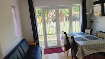 Casa, 4 quartos, vista para o jardim | Opções para refeição