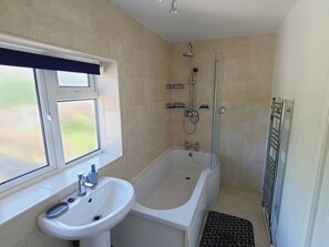 House, 4 Bedrooms, Garden View | Bathroom - Rusper Retreat - Gatwick (Crawley)