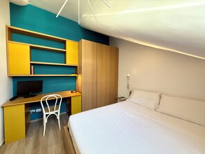 مكواة/لوح كي وواي فاي وملاءات أسرّة