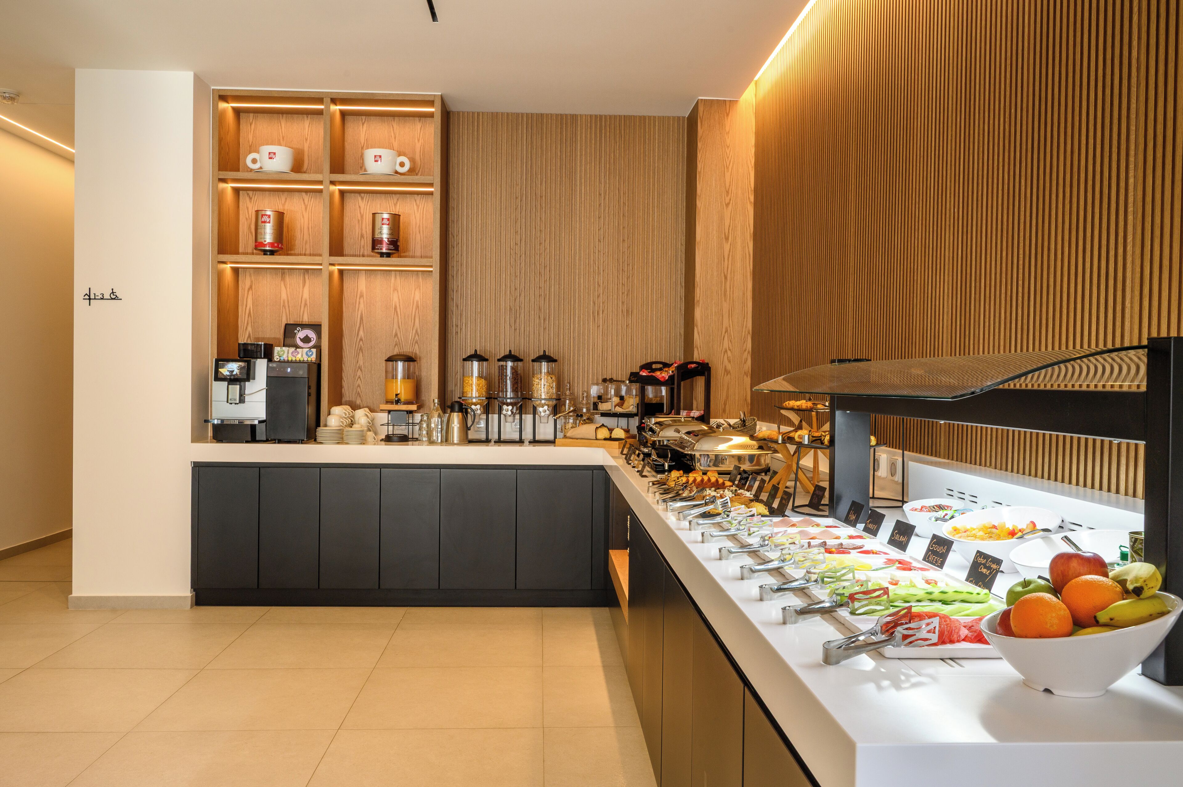 Free daily full breakfast 