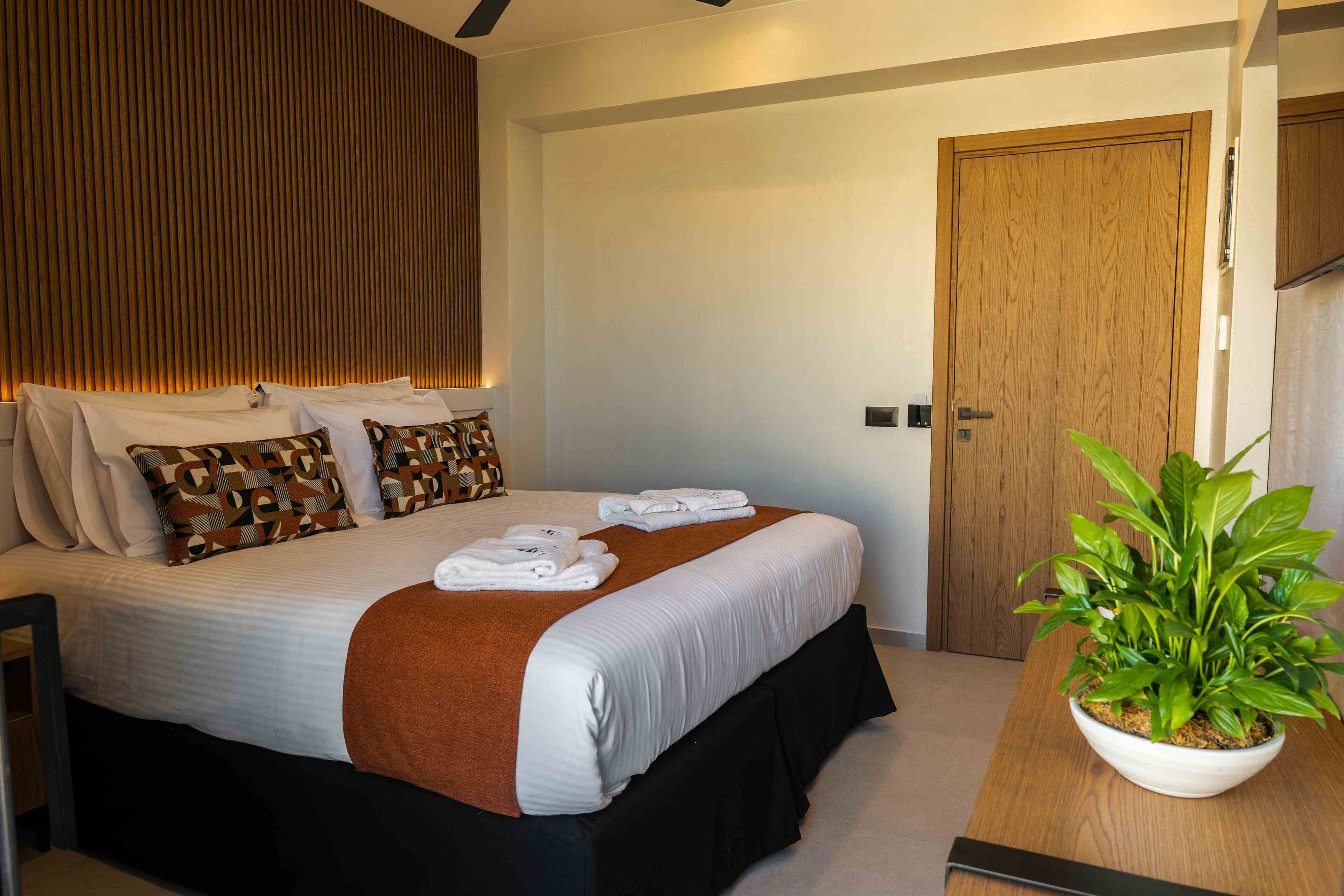 Basic Double or Twin Room, City View | In-room safe, desk, laptop workspace, blackout curtains