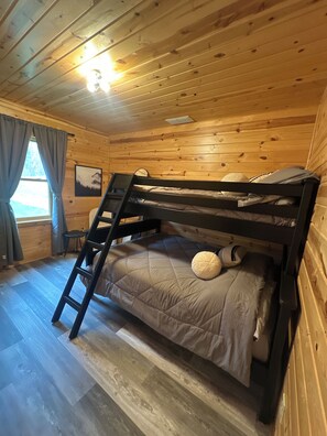 4 chambres, fer et planche à repasser, Wi-Fi gratuit, draps fournis