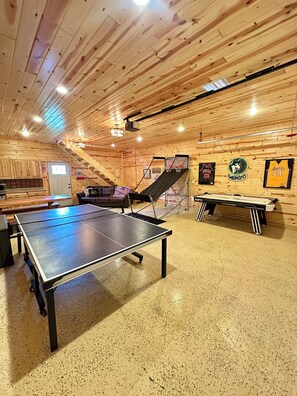 Spielezimmer