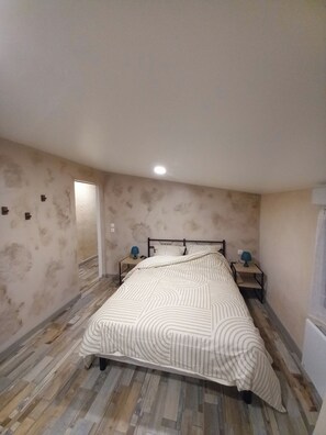 Iron/ironing board, WiFi, bed sheets - Gîte Adishatz (Sarrant)