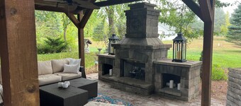 Modern Rustic Cabin - 2BR/1BA + Kid-Friendly Bunk Room & Fireplace