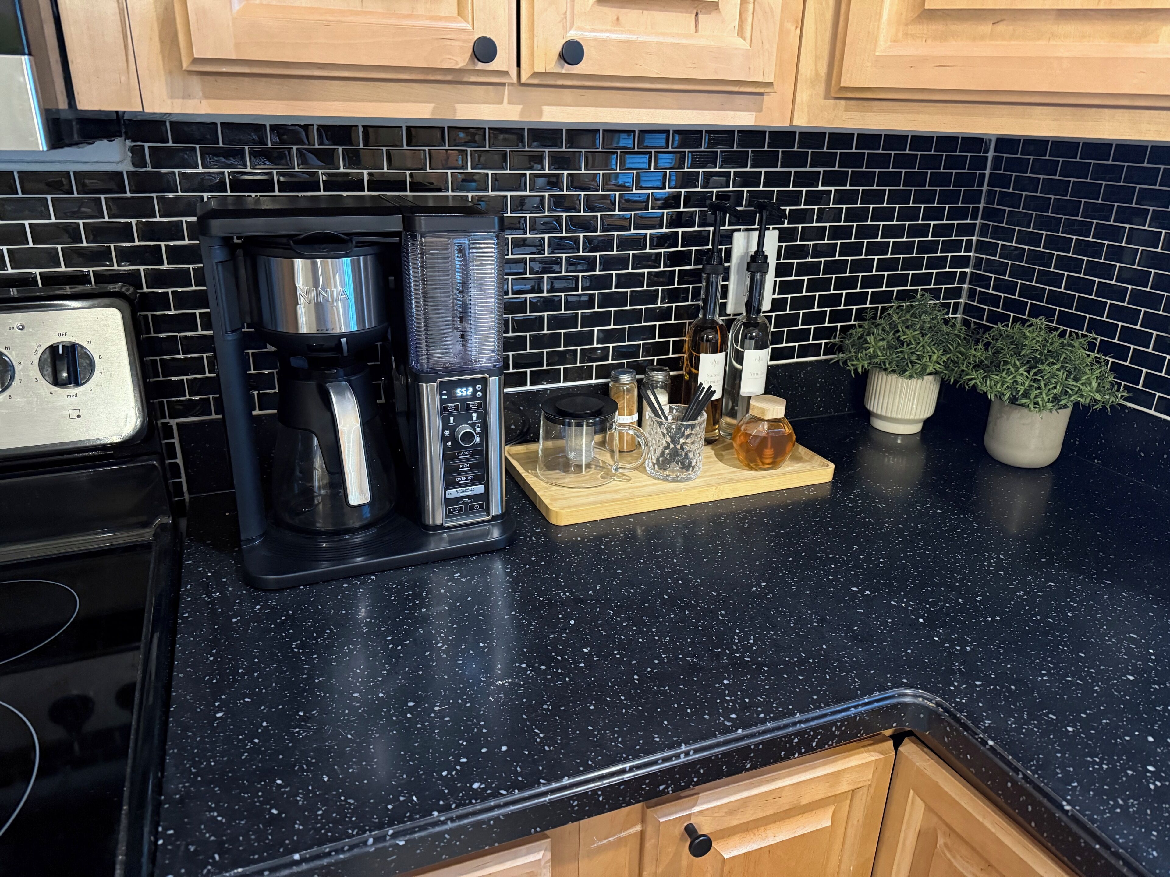 Ovn, kokeplater og oppvaskmaskin