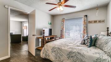 1 habitación y ropa de cama