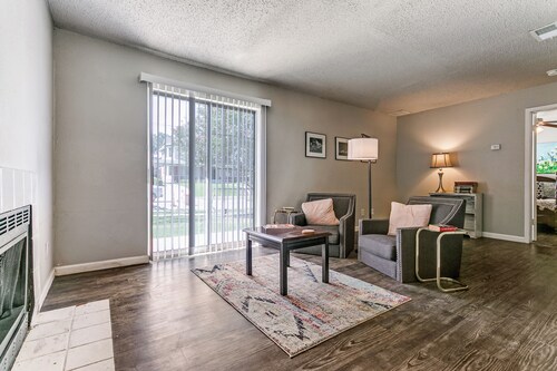 Charming 1-bedroom condo with AC in vibrant Dallas