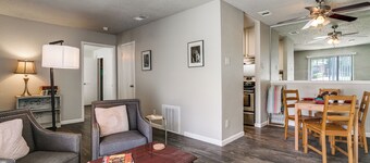 Charming 1-bedroom condo with AC in vibrant Dallas
