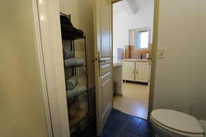 Hårføner og håndklær