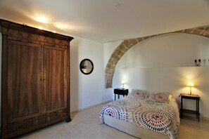 1 soverom, strykejern/-brett, wi-fi og sengetøy