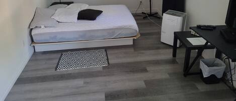 3 chambres, fer et planche à repasser, Wi-Fi, draps fournis