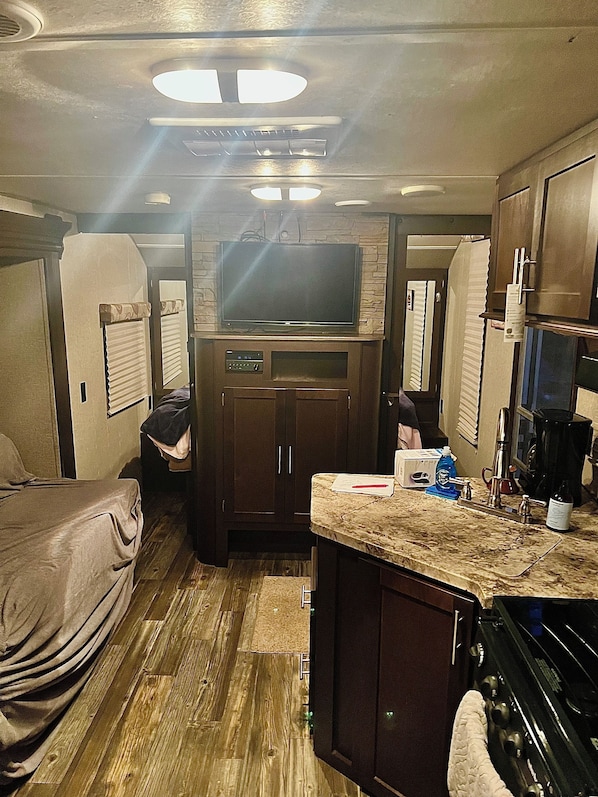 3 bedrooms, bed sheets